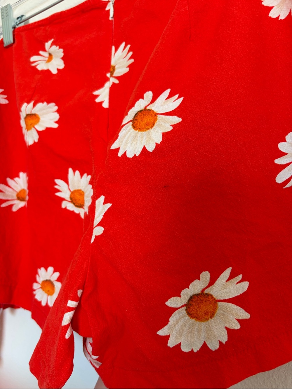 Lisa Says Gah Christy Mini Skort Red Daisy - Picture 11 of 12